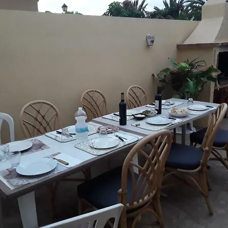Frühstückspension Villa Riki - Bed & Breakfast